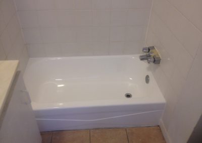 Émaillage de bain avec douche téléphone après Shawinigan | Émaillage Bo-Bain Victoriaville